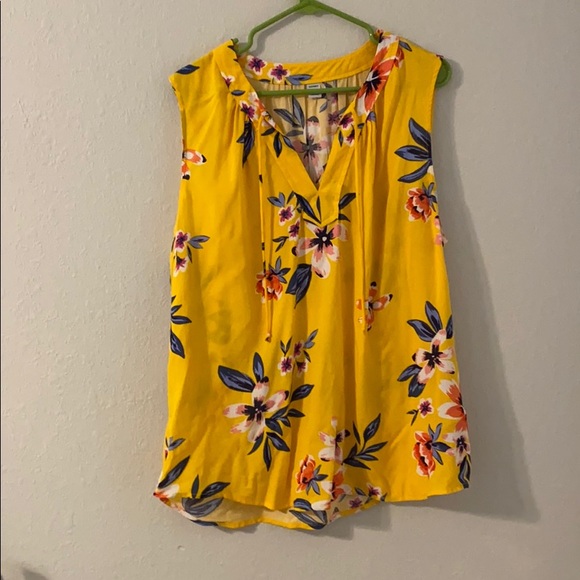 Old Navy | Tops | Yellow Floral Tank 